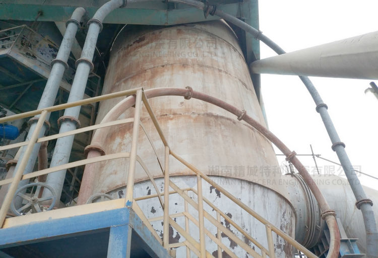 美运行一年的银娱优越会特瓷耐磨陶瓷管道外观无破损、运行无走漏