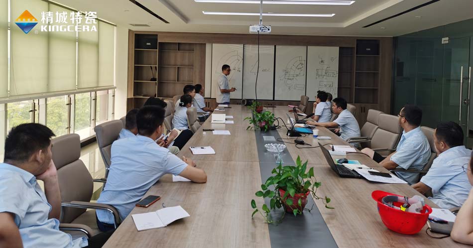 强化专业手艺，，，，提高效劳水平  营销部开展营业手艺培训