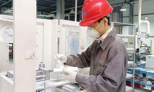 营销精英下车间，，，，，，银娱优越会特瓷订单飙升迎交付岑岭